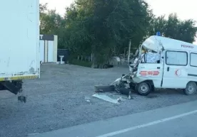 Buxoroda tez yordam mashinasi ishtirokida sodir bo‘lgan YTH oqibatida 2 kishi halok bo‘ldi фото