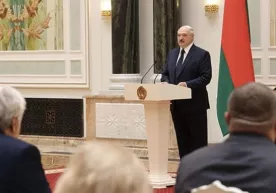 Лукашенко COVID-19 пандемиясини сиёсий ва иқтисодий ўйин деб атади фото