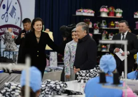 Shavkat Mirziyoyev Buxoro tumanidagi mahallada bo‘ldi (foto) фото