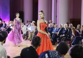 Санкт-Петербургда ўзбек модаси намойиши бўлиб ўтди фото