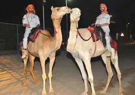 Abu-Dabida tuya mingan politsiyachilar paydo bo‘ladi фото