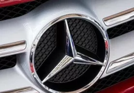 Mercedes-Benz коронавирус пандемияси ортида ўз логотипини ўзгартирди фото