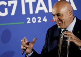 Scammers in Italy defrauded businessmen "with the voice" of the Minister of Defense фото