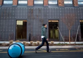 Piaggio kompaniyasi yuklarni tashish uchun aqlli robot yaratdi фото