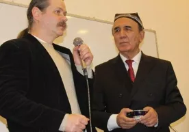 Vengriyalik professor Sherali Jo‘raevning qo‘shig‘ini eshitish uchun safarini kechiktirdi фото