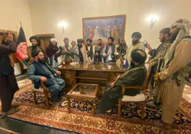 «Tolibon» afg‘onistonlik amaldorlarga qurol evaziga pora bergan фото