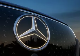 Прибыль Mercedes-Benz упала на 43% фото