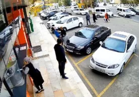 Toshkent viloyatida bir yigit boshqa bir yigitga musht tushirib, hushidan ketqazdi (foto, video) фото
