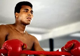 Ringda raqiblar, sudda esa hukumat bilan kurashgan, sport tarixidagi eng buyuk shaxs — Muhammad Ali фото