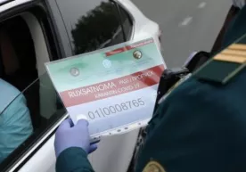 Sartaroshxonalar yana yopiladi, dam olish kunlari stikersiz avtomobillar harakati butunlay to‘xtatiladi фото