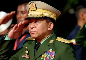 Myanmada harbiylar hokimiyatni egallab oldi va bir yilga favqulodda holat e’lon qildi фото
