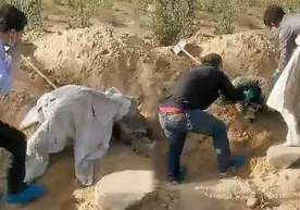 Tiriklayin ko‘milgan kampir uch kundan so‘ng qabrdan yig‘lab chiqdi (Video) фото