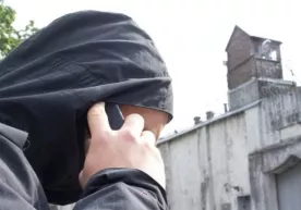 Фирибгар қамоқда ўтириб ҳам яна бир одамни чув туширди фото