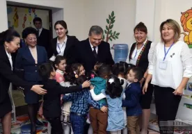 Prezident Nukusdagi bog‘cha va poliklinika faoliyati bilan tanishdi (foto) фото