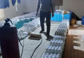 Qo‘lbola usulda alkogol mahsulotlarini ishlab chiqarganlar ushlandi фото
