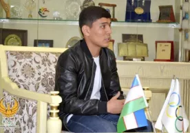Murodjon Ahmadaliyev Argentinalik raqibga qarshi jang qiladi фото