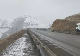 Qamchiq dovonida qor yog‘a boshladi фото