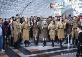 Toshkent metrosida harbiy qo‘shiqlar kuylandi (video) фото