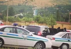 Kaltaklanayotgan milisioner, qurol ko‘targan niqoblilar, o‘q ovozlari. Buxoroda nima bo‘ldi? фото