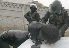 Qirg‘izistonda 200 ga yaqin davlat xizmatchisi jinoiy guruhlar bilan aloqasi uchun ishdan bo‘shatildi фото