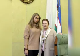 Imon Karimova buvisi Tatyana Karimova bilan Oqsaroy qarorgohida фото