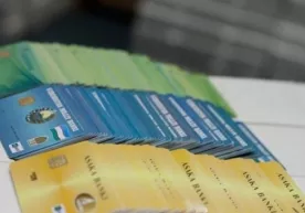 Yana bir bank xodimi koʻplab fuqarolarning plastik kartochkasidagi pullarini oʻgʻirladi фото