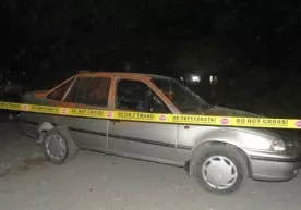 Йўлда кетаётган автомашинани тўхтатиб, талончилик қилган шахслар ушланди фото