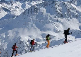 Elbrus fojiasi: alpinistlar halok bo‘ldi фото