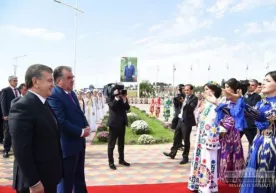 Shavkat Mirziyoyev Tursunzoda shahriga tashrif buyurdi (foto) фото