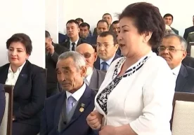 Konimexlik shoiraning Shavkat Mirziyoyevga o‘qigan she’ri:“Xalqim, quvon, boshingga mard, jasur sulton keldi!” (video) фото