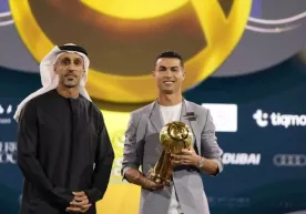 Ronaldu barcha davrlarning eng yaxshi toʻpurari sifatida Globe Soccer Awards mukofotiga ega boʻldi фото