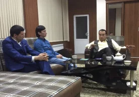 Озодбек Назарбеков қўшиқ матнини ёзувчи шоирларга қанча ҳақ тўланиши ҳақидаги саволга жавоб берди фото
