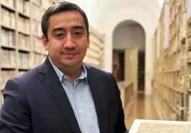 Jurnalistlar Amir Temurning Fransiya qiroliga yo‘llagan maktubini suratga olishdi фото
