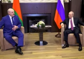 Lukashenko Putin bilan uchrashuvga olib borgan chemodanida nima bo‘lganini aytdi фото