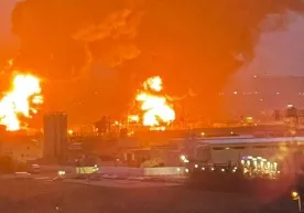Россиянинг Белгород вилоятидаги нефть базаси ёниб кетди фото