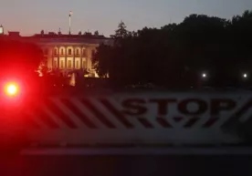 Трамп Вашингтондаги намойишлар вақтида Оқ уйдаги бункерга яширинган фото