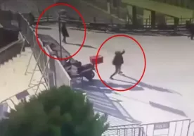 Istanbulda sud binosiga kiraverishda erkak va ayol otishma uyushtirdi фото