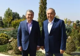 Шавкат Мирзиёев ва Нурсултон Назарбоев Қозоғистоннинг Сариағаш шаҳрида учрашди фото