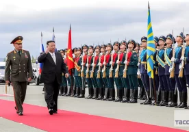 Шойгу Ким Чен Инга Украинага зарба беришда қўлланаётган ракеталарни кўрсатди фото
