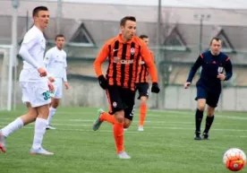 “Bunyodkor” yig‘inida ukrainalik futbolchi ko‘rikdan o‘tmoqda фото