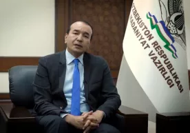 Озодбек Назарбеков: «Мусиқа мактабига қатнашга имконим бўлмагани учун эшик тирқишига қулоғимни қўйиб, дарсни тинглардим» фото
