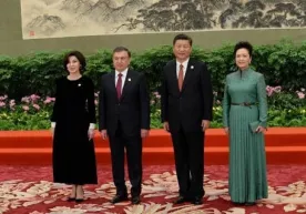 Fotogalereya: Shavkat Mirziyoyev rafiqasi bilan birinchi marta xalqaro forumida фото