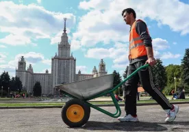 Росссиядаги мигрантларнинг карантин шароитидаги аҳволи ҳақида фото