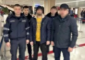 Interpol qo‘lga olgan shaxs Toshkentga olib kelindi фото