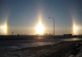 Mo‘’jiza! Qozog‘iston osmonida uchta quyosh chiqdi (video) фото