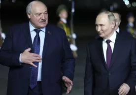 Владимир Путин хавфсизлик масаласида учрашув ўтказиш учун Беларусга борди фото