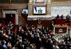 Зеленский Франция парламентида ҳудудий ён босиш имконини рад этди фото
