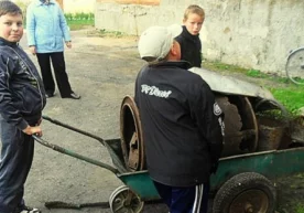O‘zbekistondagi qator vazirliklar maktablardagi “metallolom solig‘i” haqidagi ma’lumotni asossiz deb topdi фото