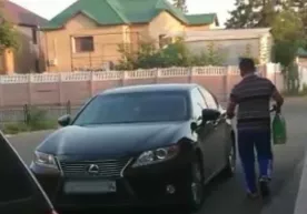 Qozog‘istonda kambag‘al odam Lexus’da yordam so‘rab keldi фото