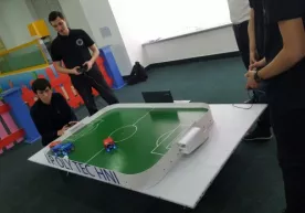 Ўзбекистонлик талабалар “SoccerBots” роботини яратишди фото